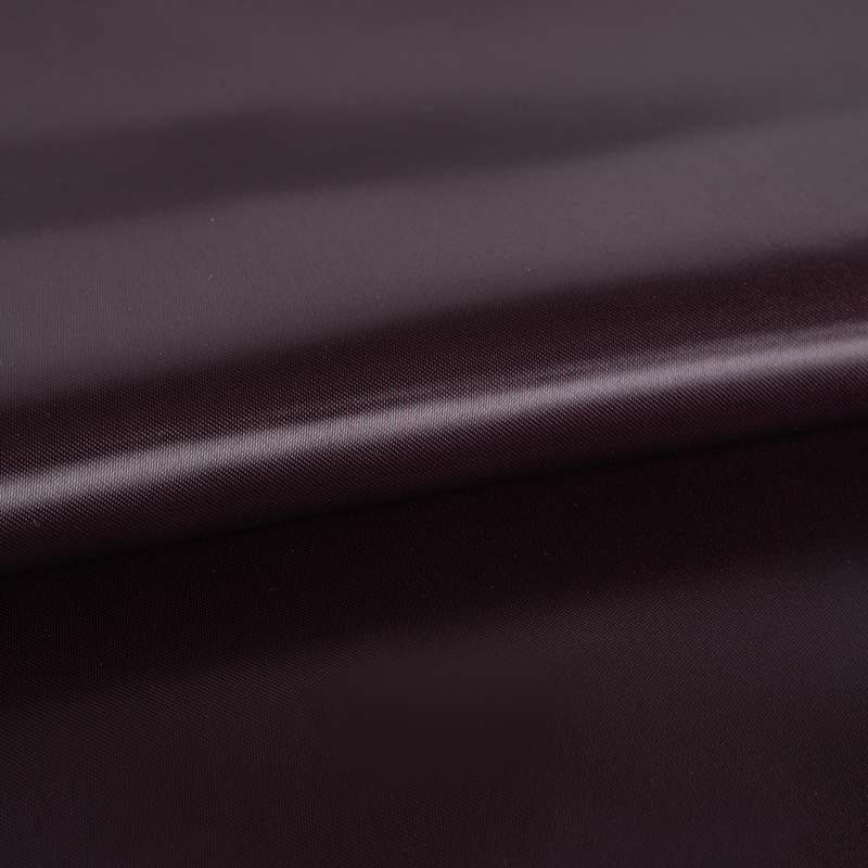 Tissu satiné cationique