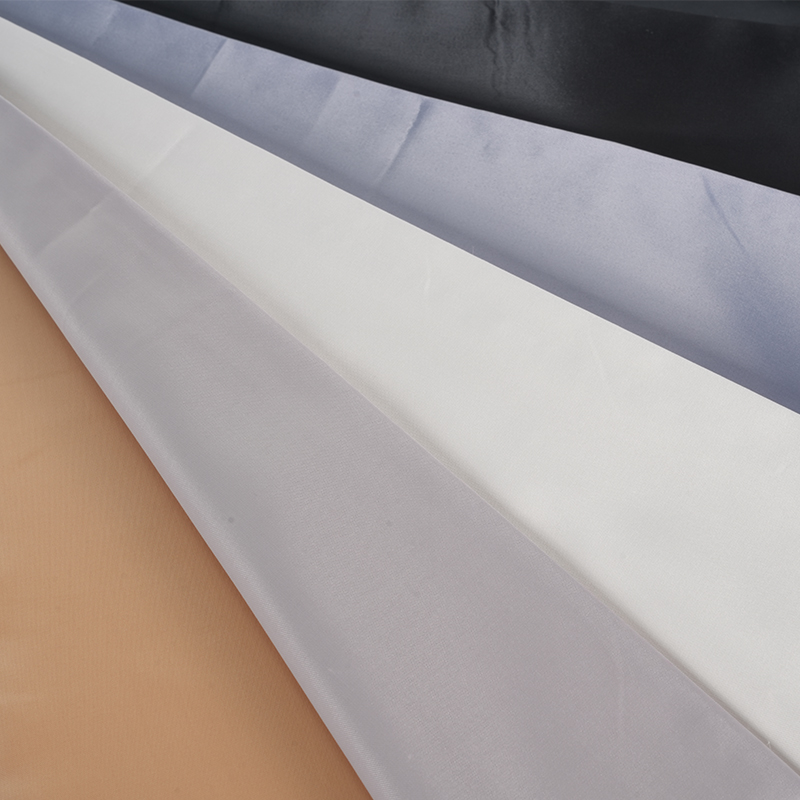 Tissu satiné cationique