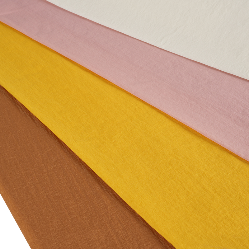 Tissu de teinture en nylon semi-mat à faible élasticité 400T