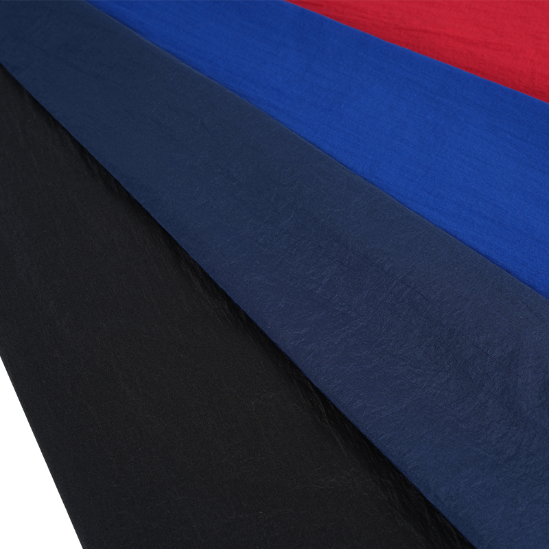 Tissu de teinture en nylon semi-mat à faible élasticité 400T